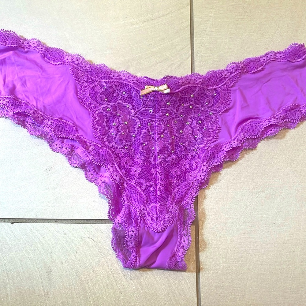 NWT Victoria’s Secret hiphugger vintage size M